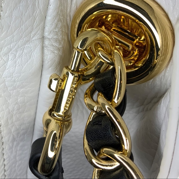 Marc Jacobs Cushion Bag NWOT White with Black Straps with Gold Hardware - Picture 11 of 12